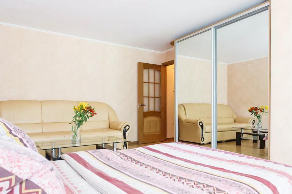 Apartment In Zaporozhye. Antica Zaporizhia Exteriör bild